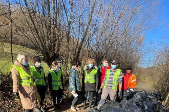 Actiune de ecologizare in Lapus chemare la implicare pentru o comuna mai curata