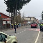 Elevii din Cavnic politisti pentru o zi intr o lectie practica despre siguranta rutiera