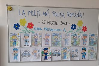 Emotii si zambete la Cavnic Elevii i au surprins pe polisiti cu desene de Ziua Politiei Romane