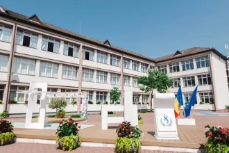 Premii de prestigiu castigate de elevii Liceului Ep Dr Alexandru Rusu la Biologie