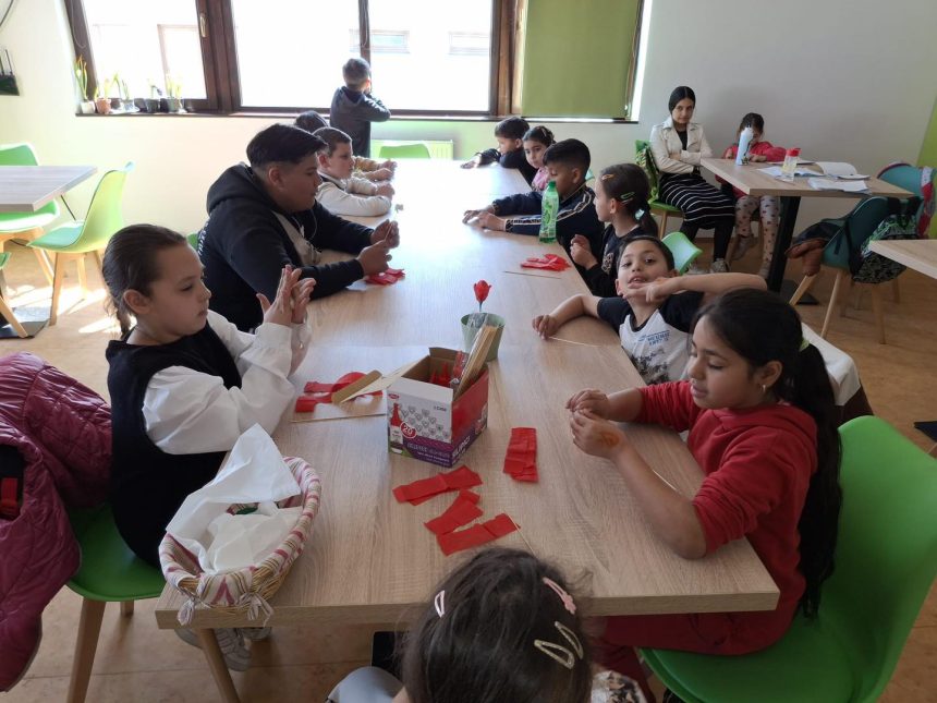 Primavara se coloreaza atelier creativ pentru copii la Centrul Multifunctional Romanii