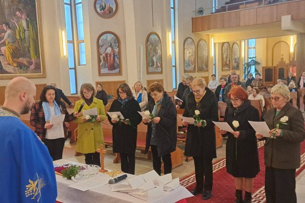 Sase noi membre in Reuniunea Mariana cu ocazia sarbatorii Bunei Vestiri