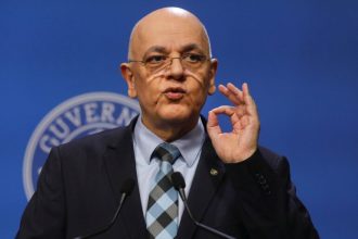 ancheta la conducerea dsu procurorii militari ar fi confiscat documente si telefoane inclusiv pe cel al lui raed arafat