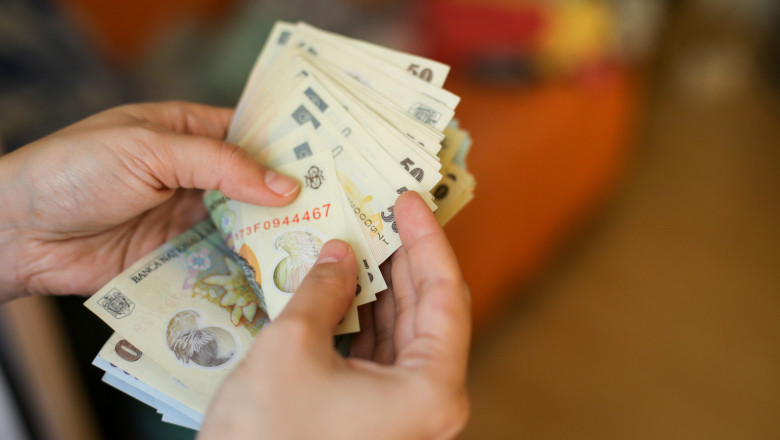 Burse sociale din fonduri europene pentru studenti inca 10000 de tineri vor beneficia de sprijin financiar incepaind din luna mai