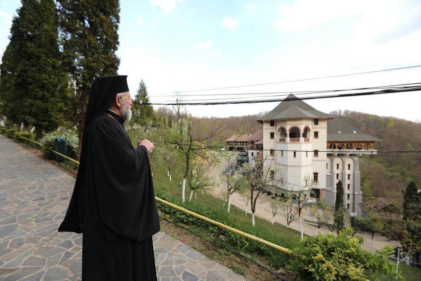Credinta si traditie la Rohia Slujba speciala in ajunul sarbatorii Izvorul Tamaduirii