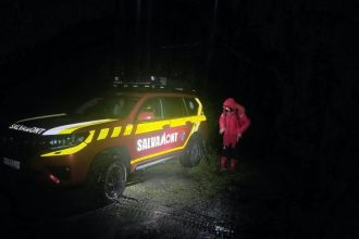 Interventie a Salvamont pentru salvarea a doi ucraineni aflati in dificultate majora pe munte