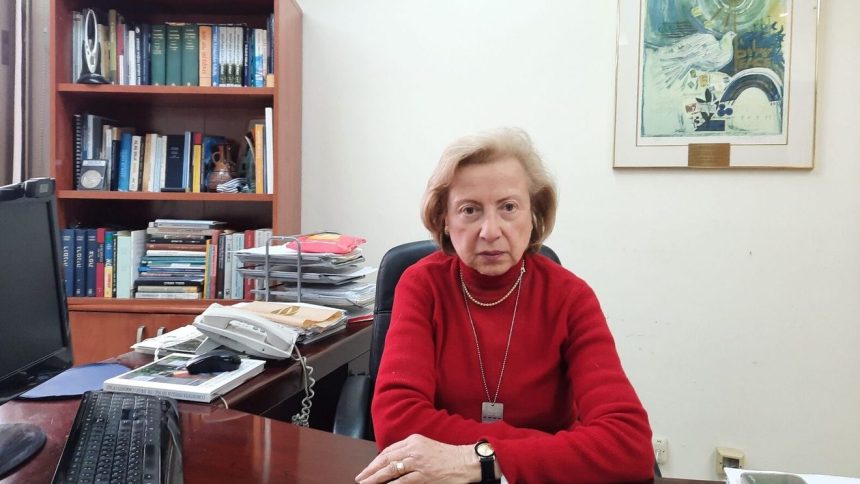 Nascuta si crescutain Romania prima femeie care a candidatl a presedintia Israelului doborata la pamant de un politist