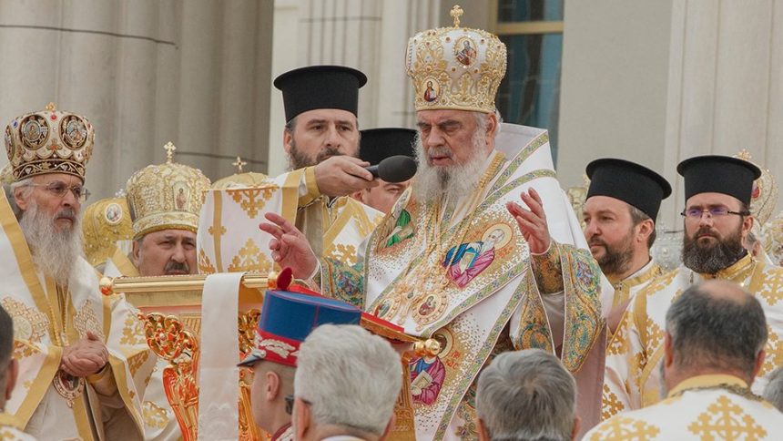 Patriarhul Daniel in predica de Pasti Aces ta Sarbatoare a Sarbatorilor aduce lumina si indrum a intreaga viata a Bisericii