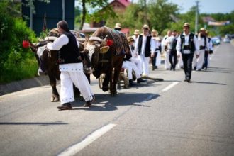 Udatoriul din Surdeti n a doua zi de Pate la Biserica de lemn Sfintii Arhangheli Mihail si Gavril