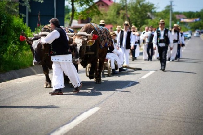 Udatoriul din Surdeti n a doua zi de Pate la Biserica de lemn Sfintii Arhangheli Mihail si Gavril