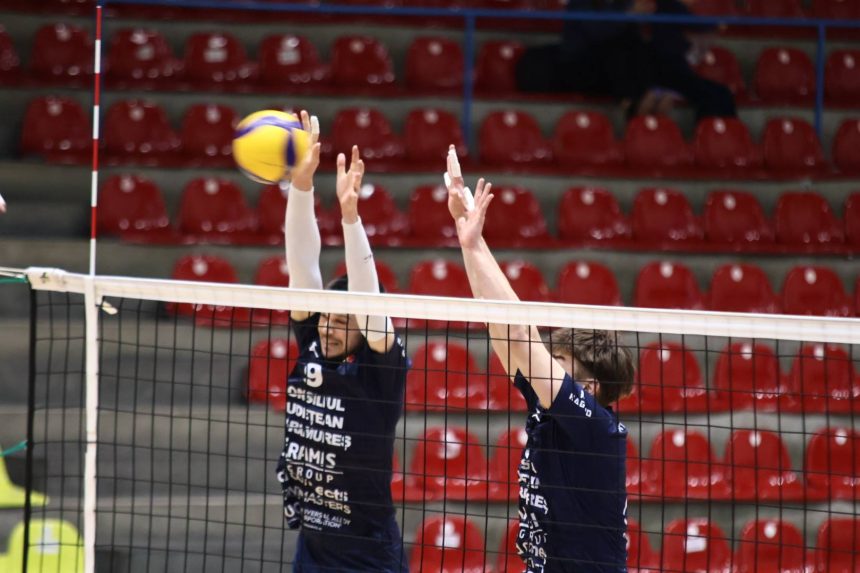 Volei Divizia A1 Stiinta Explorari Baia Mare CSM Bucuresti 3 2 in cea de a doua partida