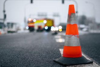 Alcoolul a cauzat un accident Masina lovita de un stalp in Baia Mare