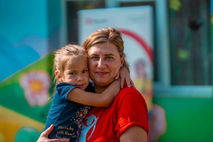 Apel pentru romanii din diaspora O convorbire pe zi poate schimba viata unui copil