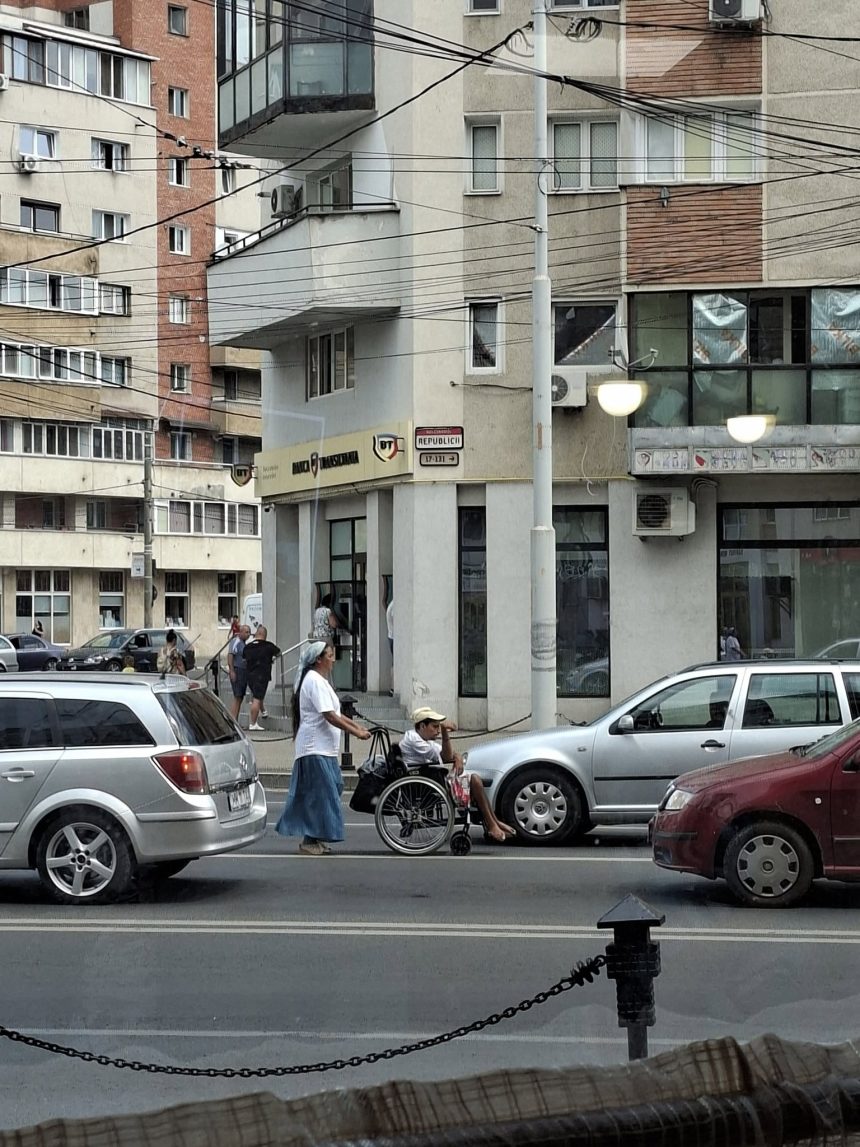 Cersetorie la intersectie cu un copil in scaun cu rotile Politia locala Baia Mare a anuntat Parchetul