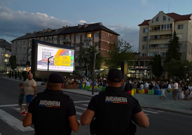 Filme sub cerul liber la Targu Lapus Jandarmii au fost alaturi de public
