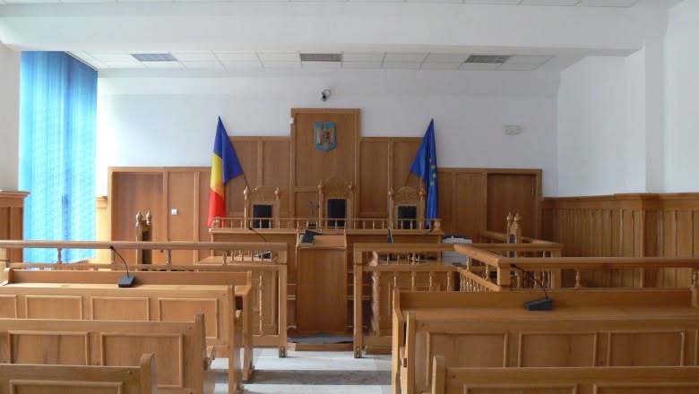 Incepand cu 1 septembrie grefierii anunta blocarea intregii Justitii