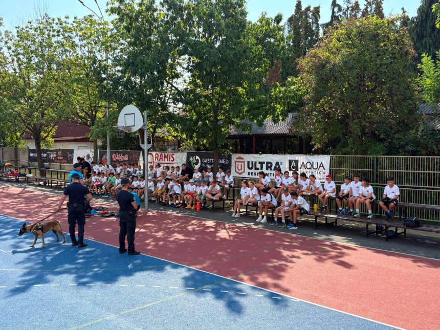 Micii baschetbailisti din Baia Mare au invatat lectii de siguranta de la jandarmii montani