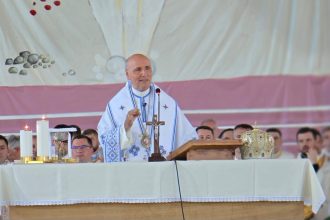 Mladifest 2026 Aproape 2000 de tineri romani prezenti la Sfanta Liturghie oficiata de PS Virgil Bercea