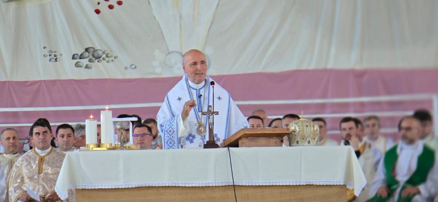 Mladifest 2026 Aproape 2000 de tineri romani prezenti la Sfanta Liturghie oficiata de PS Virgil Bercea