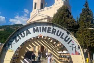 Parada minerilor a readus istoria la viata in Baia Sprie Ziua Minerului sarbatorita impreuna cu delegatii din tara si Slovacia