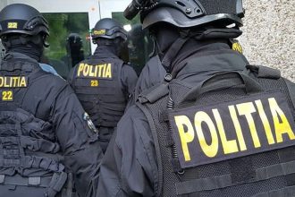 Perchezitii intr un dosar de contrabanda Politistii din Bogdan Voda au ridicat arme munitie si produse din tutun