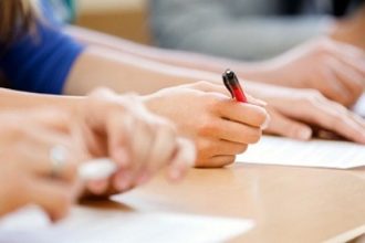 Peste 33000 de absolventi isi incearca sansele la Bacalaureat in sesiunea de toamna