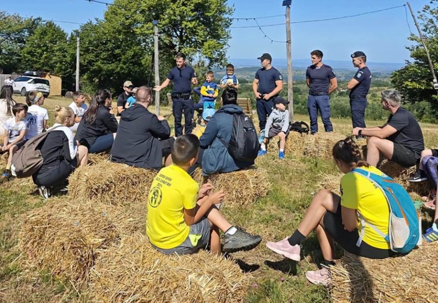 Vacanta in siguranta Jandarmii din Maramures au vizitat 40 de locatii si au interactionat cu peste 1500 de copii