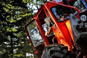 dosar penal dupa un accident in cupeseni tractorist fara permis si cu vehicul neinregistrat