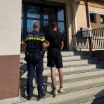 dupa ce si a atacat tatal si sora tanarul de 26 de ani din salisthea de sus a fost retinut preventiv