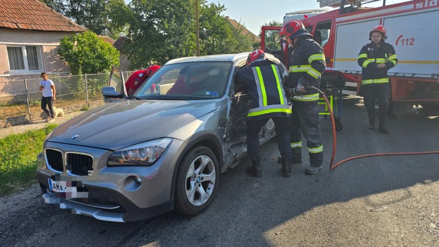 impact devastator intre un tir si o masina la ciuperceni pompierii lau scos pe sofer dintre fiare