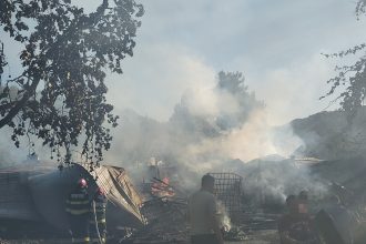 incendiu de amploare in nistru doua persoane ranite una avand arsuri pe 20 din suprafata corpului