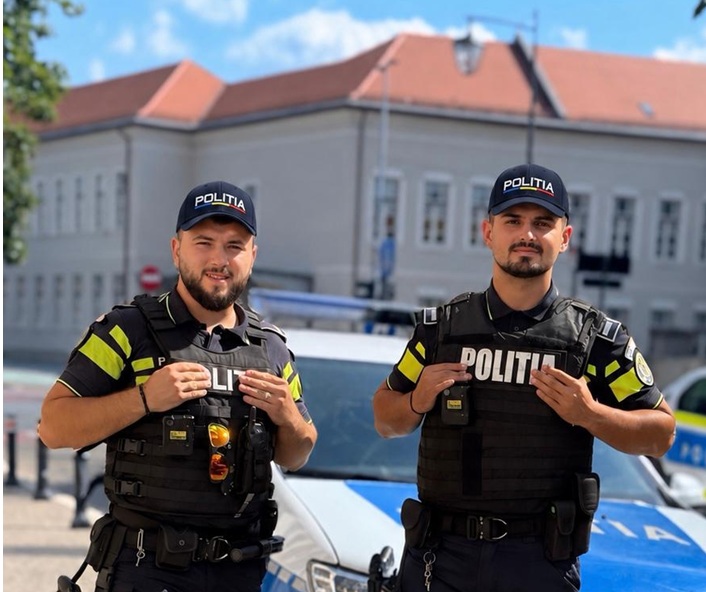 interventie dramatica pe bulevardul regele ferdinand barbat scos de politisti din apartamentul inundat de fum