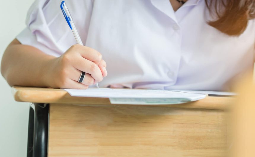 sesiunea de toamna a bacalaureatului continua cu examenul obligatoriu