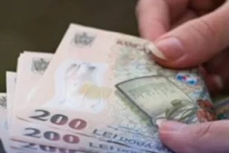 Bursele elevilor vor fi plătite și în vacanțe. Noile reguli de acordare au fost aprobate