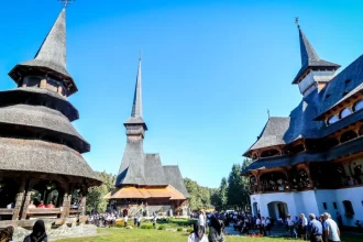 Hram la Mănăstirea Săpânța-Noul Peri, de Înălțarea Sfintei Cruci