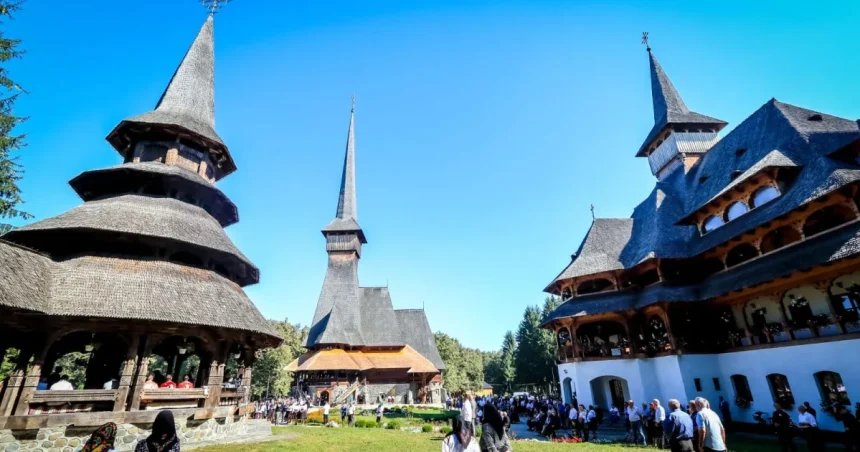 Hram la Mănăstirea Săpânța-Noul Peri, de Înălțarea Sfintei Cruci