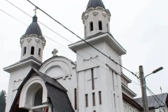 Sărbătoare la Cavnic: Târnosirea noii biserici a Parohiei „Nașterea Maicii Domnului”