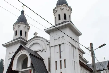 Sărbătoare la Cavnic: Târnosirea noii biserici a Parohiei „Nașterea Maicii Domnului”