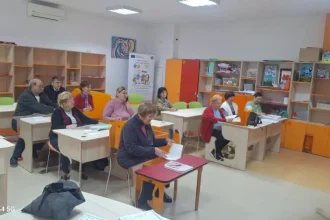 Seniorii din Baia Mare reiau cursurile de limba engleză