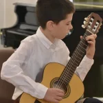 Tânărul chitarist Daniel Costin din Baia Mare, premiat la un concurs internațional