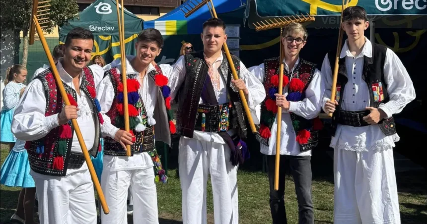 Tineri din Baia Mare duc tradițiile Maramureșului în Cehia, la World Celebration 2026